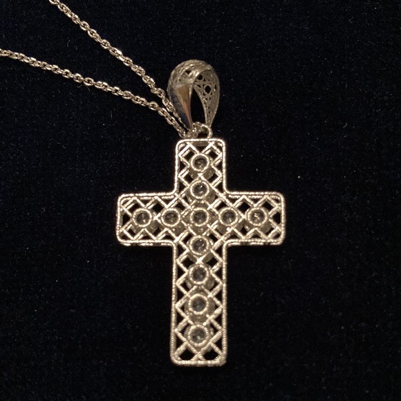 Lisa Robertson Sterling Lace Cross Necklace, NWOT - Picture 4 of 5